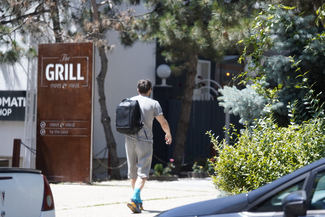 Dani Oțil a ajuns la restaurantul său (Foto: CANCAN.RO)