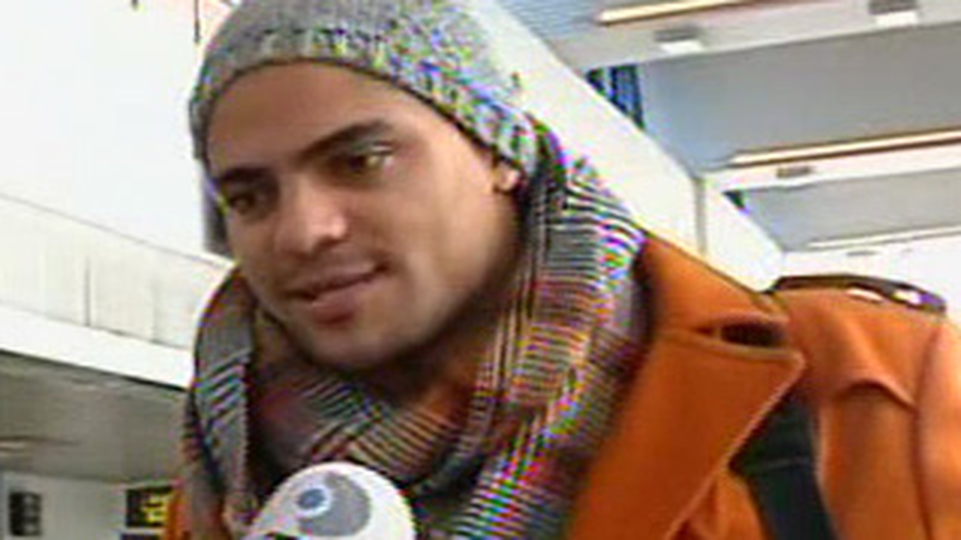 VIDEO Cantaretul Mohombi este "luat": "Imi plac femeile independente, dar inima apartine deja unei fete! Sunt logodit"