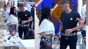 „Faimosul” de la Exatlon a flirtat în LOFT cu Elena Ionescu (ex-Mandinga)... Avem imagini cu „flagrantul” amoros!