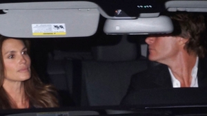 George Clooney si-a scos iubita la masa cu Cindy Crawford! Ia uite ce s-au mai distrat!