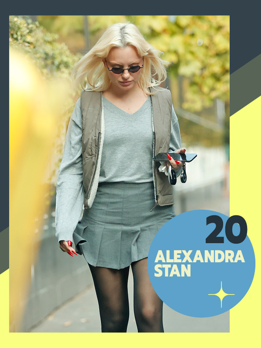 TOP 40 vedete în ipostaze rare! Mai provocator de atât nu se poate. Delia, Anna Lesko şi Ramona Olaru au pus pe jar imaginaţia bărbaţilor în rochiţe mini, mulate, chiar şi nemachiate 