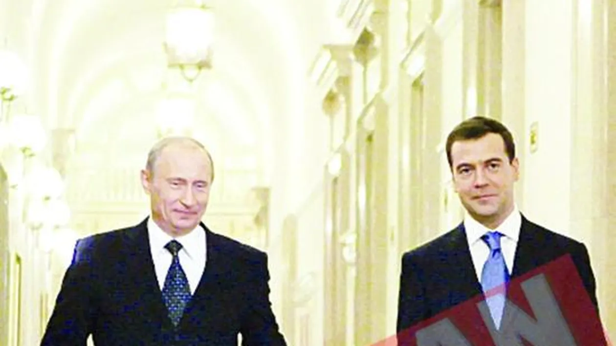 Medvedev vine, Putin pleaca