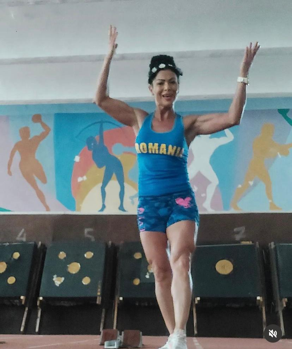 Cine este Mariana Pârju, bunicuța-model cu pătrățele pe abdomen. A ridicat sala în picioare la Românii au talent
