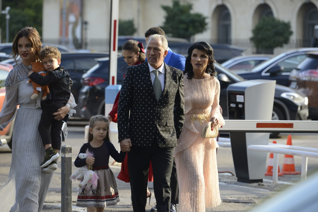 Teia Sponte, alături de familie, la cununia fiicei lui Gigi Becali