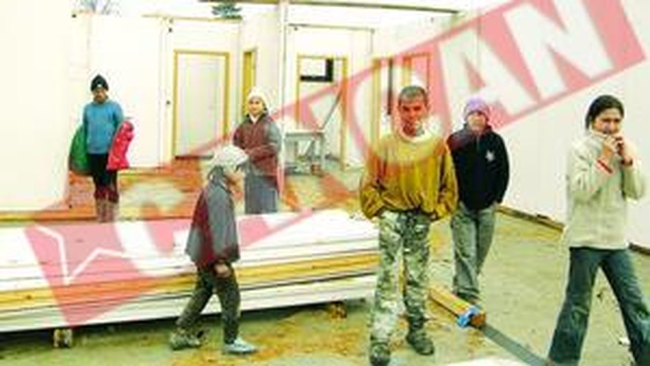 Baraci NATO pentru localnicii din Sacele