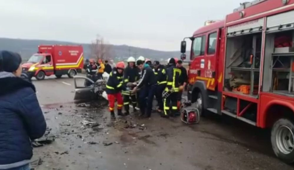 Accident grav în Vaslui! Un șofer beat a intrat cu mașina pe contrasens și a curmat viața unui om! Alte trei persoane sunt în stare gravă