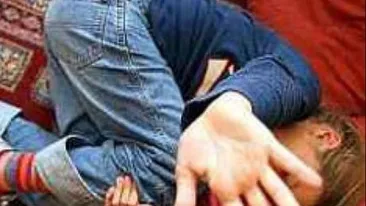 Un elev de 13 ani a murit după ce a fost bătut de un profesor