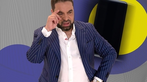 ”Regele manelelor” și-a ieșit din fire la o cântare, iar victimă i-a căzut un instrumentist. Florin Salam l-a lovit cu telefonul pe Fundament! Motivul... halucinant!
