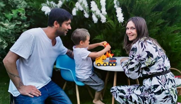 Cum se relaxează Adela Popescu și Radu Vâlcan în vacanță: „Și? Zici că dorm ăștia mici?”