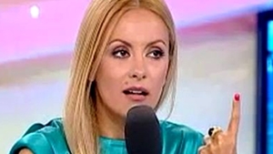 Simona Gherghe a ramas blocata cand a vazut-o! Amanta lui Guta a aparut aproape dezbracata la tv: "E ora sase. Vai de mine"