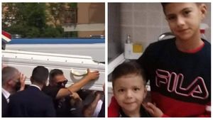 Daniel și David, frățiorii împușcați mortal într-un parc, au fost conduși pe ultimul drum. Porumbei albi, eliberați la ceremonia de înmormântare