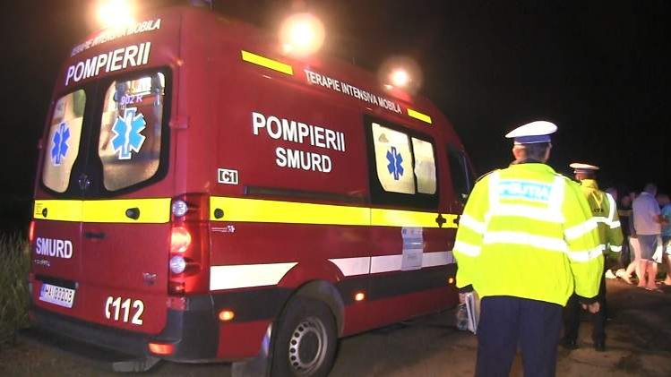 Cinci oameni au murit și un copil a supraviețuit în urma unui accident înfiorător! Mașina în care erau a plonjat zeci de metri  după ce s-a izbit de o cale ferată din Timiș
