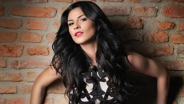 Uite cum se menţine în formă Ellie White după naştere! Artista aplică metoda Victoriei Beckham: bea sucuri de broccoli şi ţelina