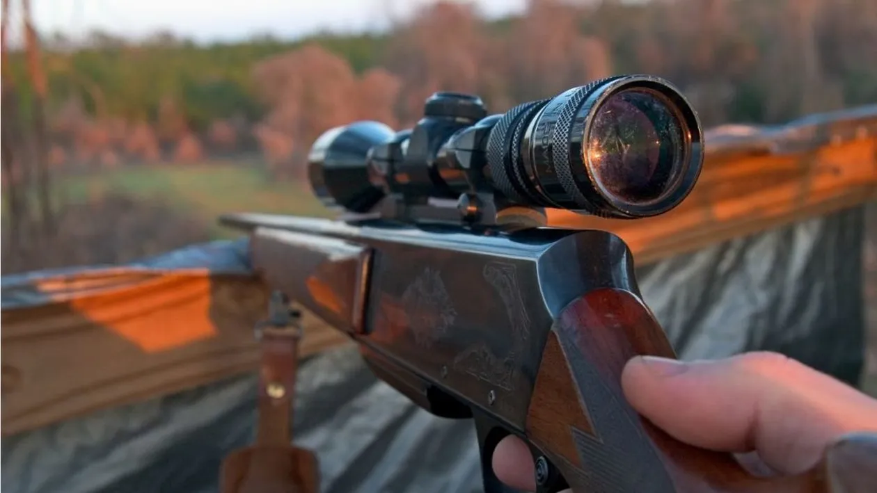 Un bărbat de 53 de ani din Hunedoara, în stare gravă după ce a fost împușcat la o partidă de vânătoare