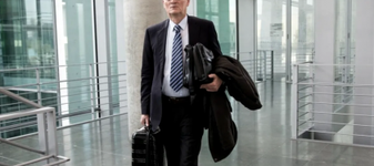 Scandal de proporții la Berlin. Fostul șef al serviciului german de informații externe, August Hanning, a fost arestat pentru spionaj și trădare de țară. Cum a profitat de funcția sa oficială