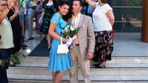 Au divorţat de doi ani, dar războiul dintre ei continuă! ”Dezbrăcatu’” şi-a dat în judecată fosta soţie!