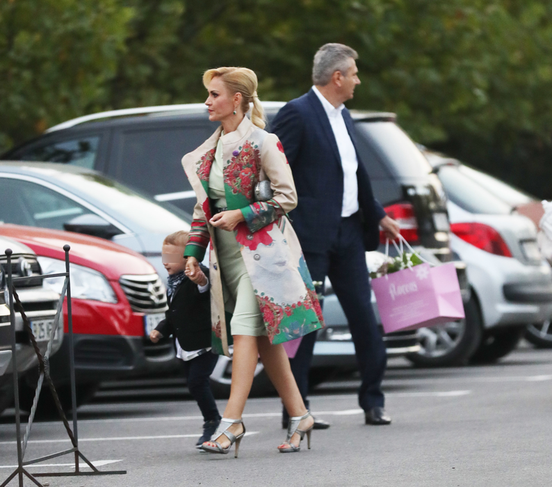 Gabriela Firea a fost foarte elegantă