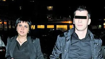 Artista nu mai iese din casa fara Cristi, vecinul care i-a devenit partener de viata. El este iubitul lui Carmen Serban!