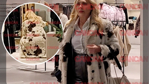 Trage rău curentul la mall! Dana Săvuică defilează ca la 20 de ani, mai ceva ca pe catwalk