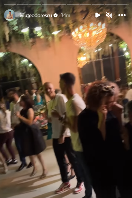 Liviu Teodorescu și-a botezat în stil mare fetița. Soția artistului a făcut furori cu ținuta aleasă