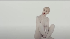 Andreea Bălan, complet goală în clipul noului single! Detaliile care au atras atenția la melodia “Am crezut în basme”