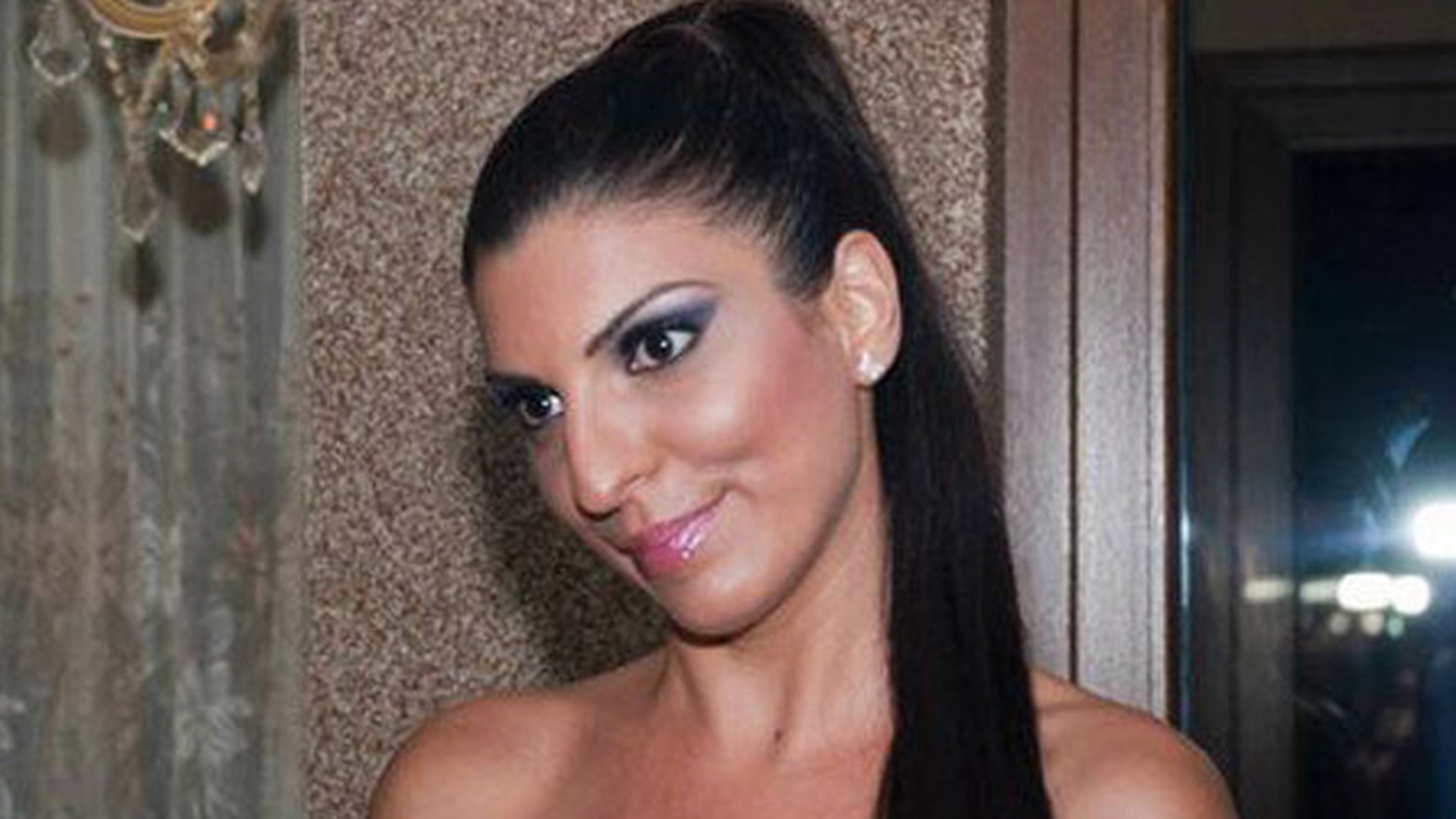 Lorena merge pe urmele Andreei Tonciu! "Ii place foarte mult sa pozeze sexi si..."