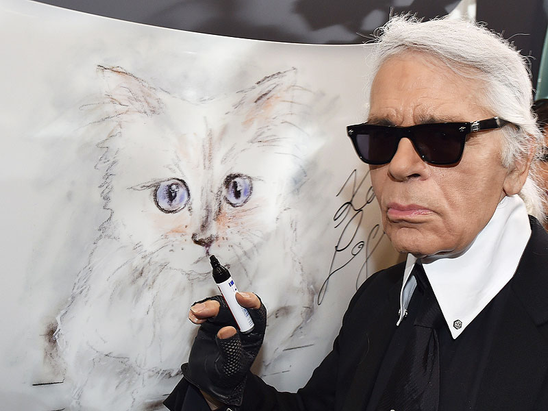 Este de necrezut cine va moșteni averea de 250 de milioane de dolari a lui Karl Lagerfeld