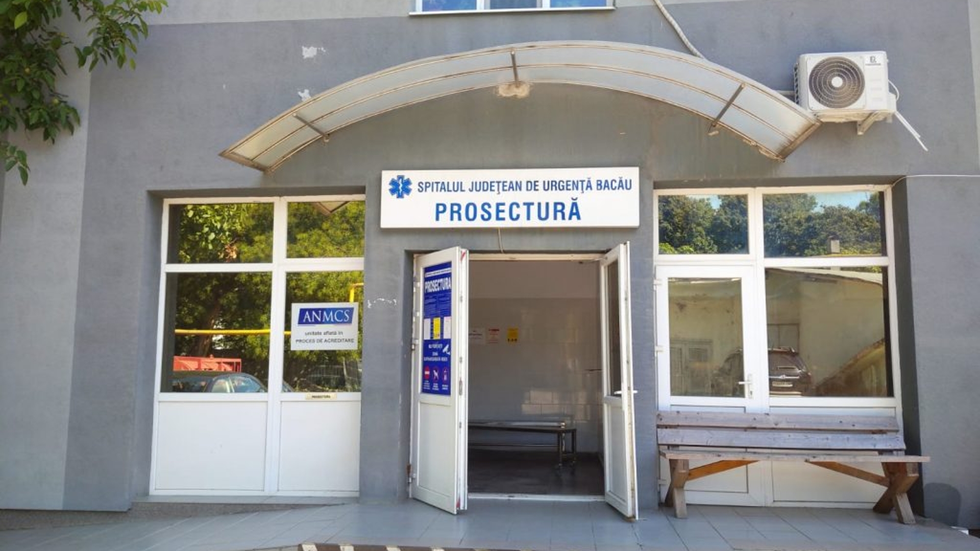 Un angajat de la Morga Spitalului Județean Bacău a decedat. Bărbatul nu știa că era infectat cu virusul SARS-CoV-2