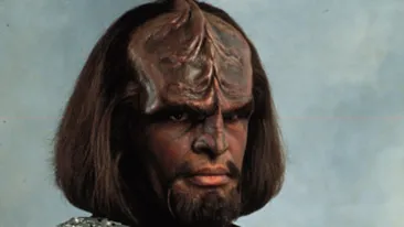 L-ai recunoaste pe locotenentul Worf din Star Trek fara machiaj?
