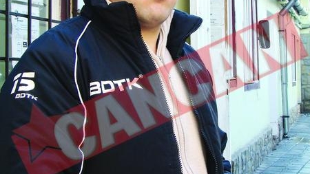 A primit 200 de euro falsi de la banca