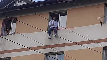 Protest inedit în Bârlad! S-a urcat pe un bloc și a amenințat că se sinucide dacă nu i se îndeplinesc dorințele