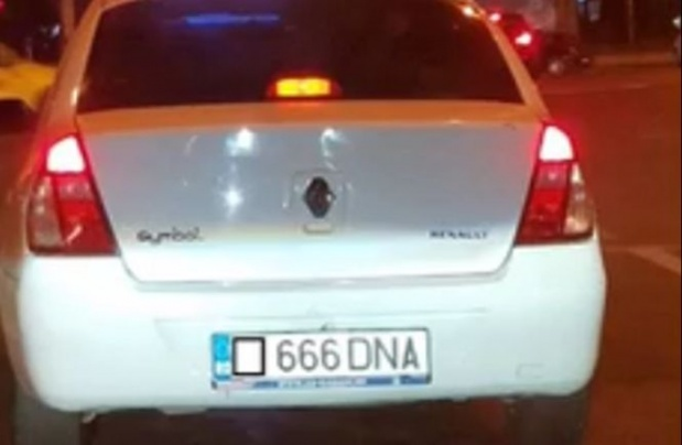 Ce a păţit MIRCEA BADEA în miez de noapte, după terminarea emisiunii, în drumul spre casă:”O maşină cu geamuri negre…“