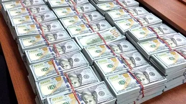 Razie! Poliţia a descoperit peste 122 milioane de dolari, bani gheaţă, în apartamentul şefului agenţiei anticorupţie din Rusia