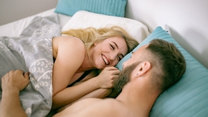 BANC | Femeia și bărbatul, în pat, după prima noapte de amor