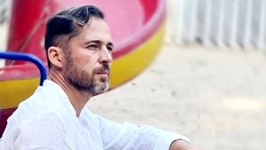 Moartea care l-a distrus pe Dinu Maxer definitiv. Coșmarul cel mai mare al artistului a devenit realitate în această primăvară