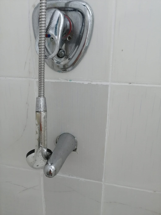 Reclamații în lanț la un hotel din Eforie Nord: „N-aș sta în cocina asta nici dacă m-ar plăti ei”. GALERIE FOTO