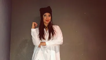 Betty Salam a pierdut lupta cu kilogramele, dar nu renunţă la ţinutele cu „vedere” la buric