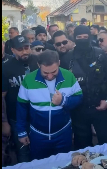 Elvis Pian la înrmomântare