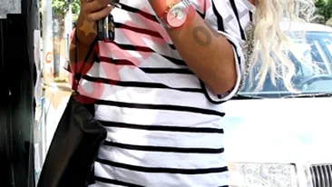 Emmy, jefuita in club