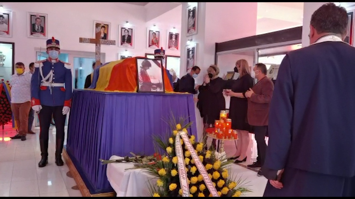 Soția lui Ivan Patzaichin, distrusă de durere! Sicriul a fost depus, luni, la clubul Dinamo