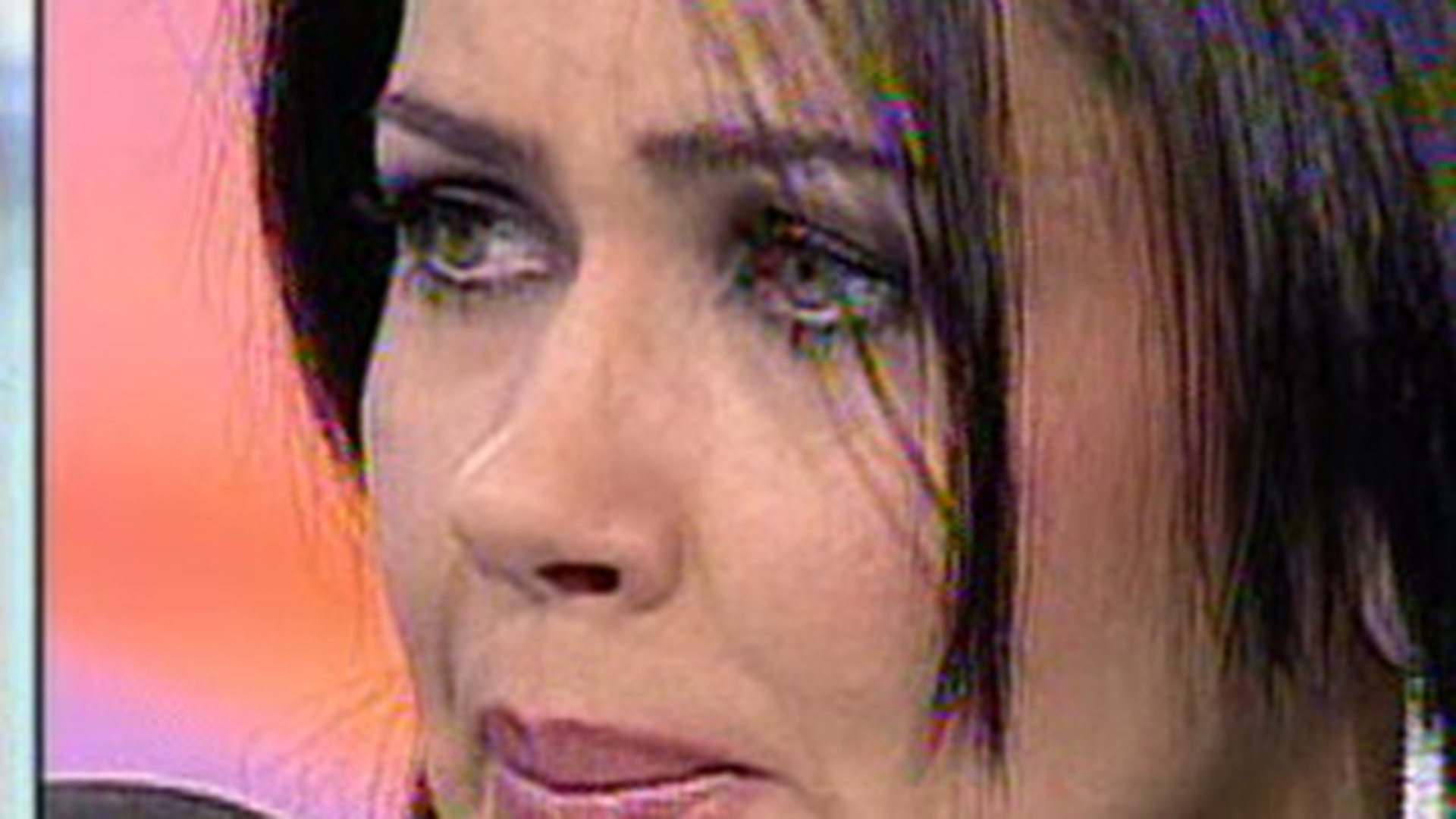 Oana Zavoranu, plangand: "As vrea sa ii spun lui Pepe ca imi lipseste! As fi vrut sa ramanem prieteni, dar el ma uraste!"