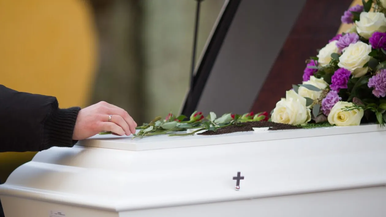 Ce se întâmplă cu ajutorul de deces în 2026? Legea a fost aprobată pe 30 martie