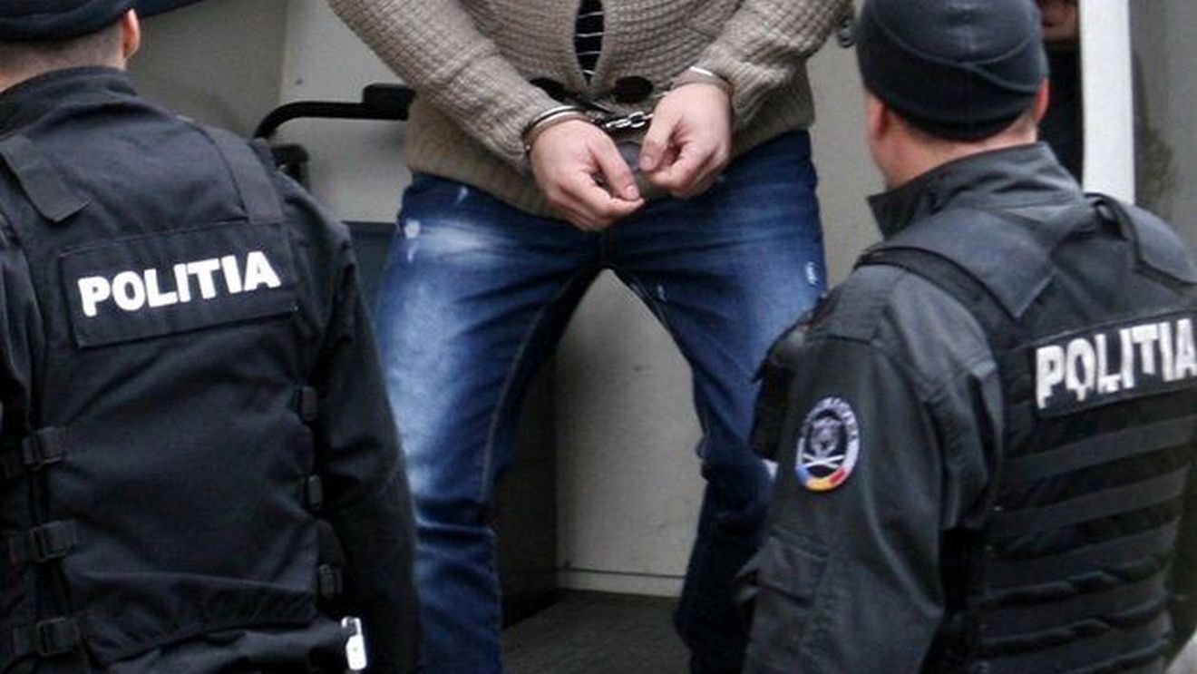 Dolj: Tânăr arestat după ce ar fi obligat două fete să cerșească și să se prostitueze