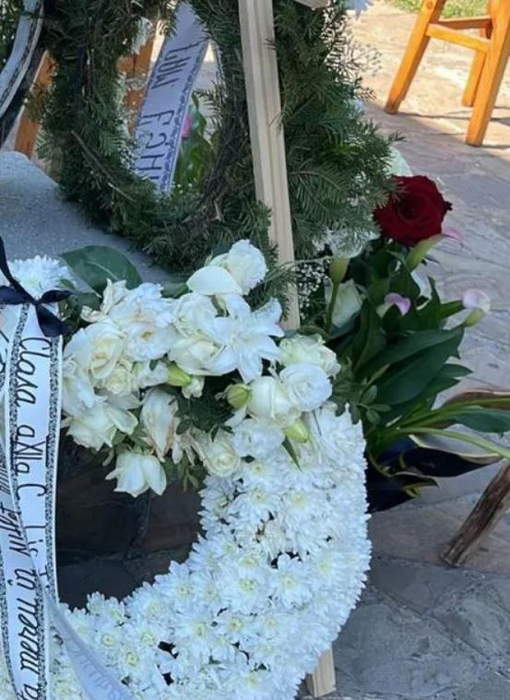 Imaginile durerii! Maria Diana, tânăra care a sfârșit tragic pe Jepii Mici, condusă pe ultimul drum