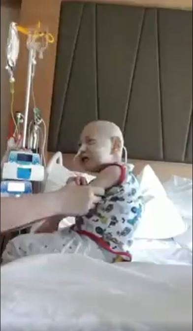 Andreea Bălan, tristă și neputincioasă în fața unei drame fără margini. Gestul făcut pentru David, un băiețel de 1 an care are cancer