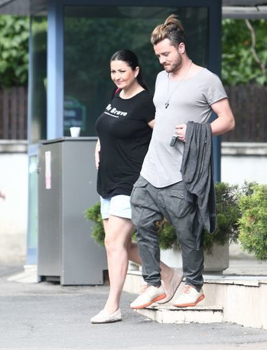 Gabriela Cristea şi-a etalat burtica de gravidă