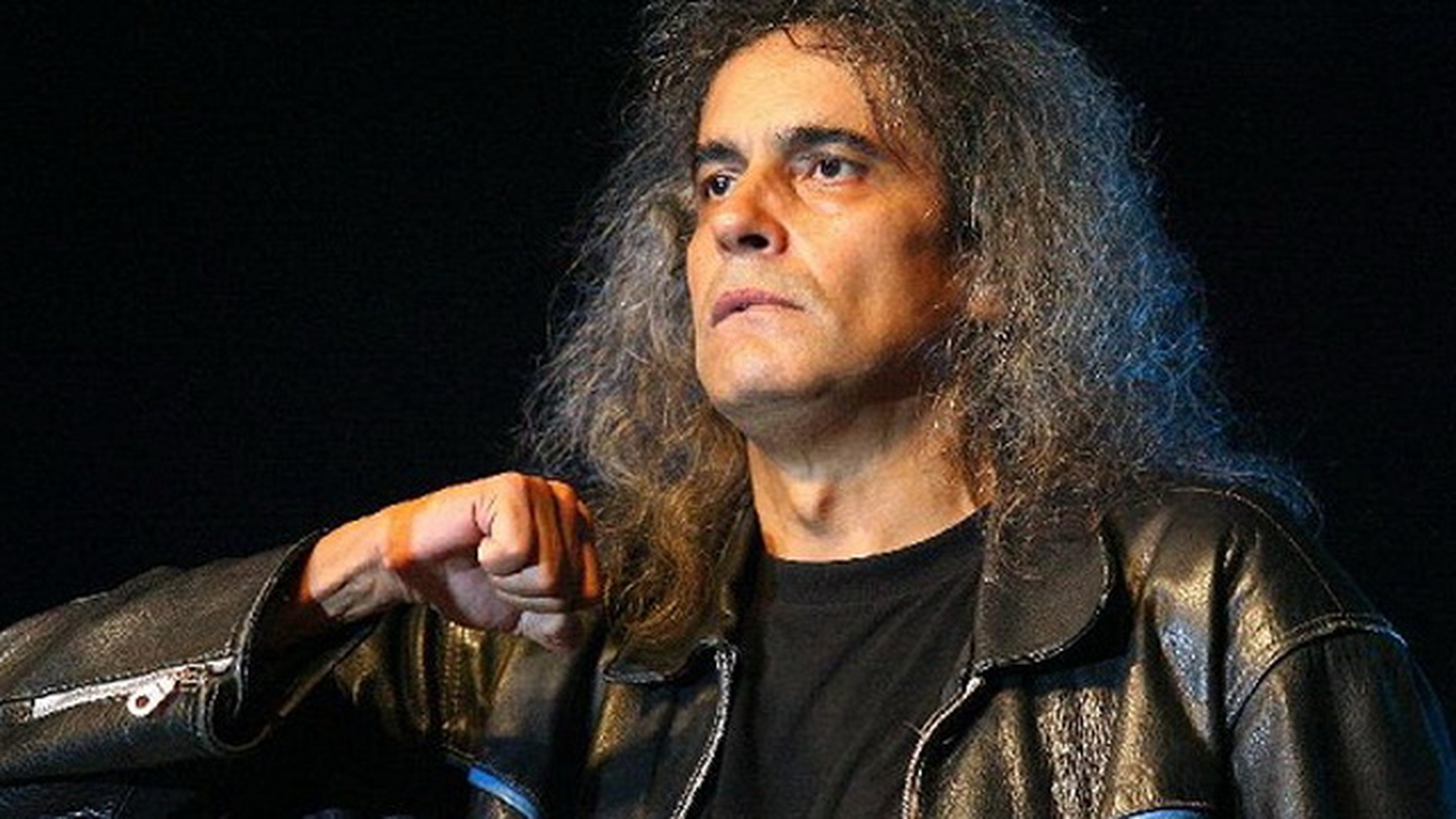 De la extaz la agonie! Cristi Minculescu a fost pus "cu botul pe labe" de fostii colegi de la trupa IRIS!