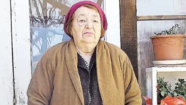 Mama Marioara isi iubeste nepoata-vedeta ca pe ochii din cap si asteapta cu interes nunta. Bunica Laurei Cosoi l-a adoptat pe Smiley