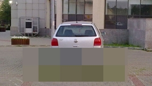 Imaginea care nu mai are nevoie de comentarii! Unde a ales un sofer din Giurgiu sa-si parcheze masina intrece orice imaginatie