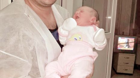 Liviu Guţă se joacă cu focul! La botezul fiicei sale, cântăreţul a invitat-o pe Oana Zăvoranu, dar şi pe Pepe!